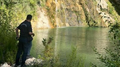 ANTALYA (AA) – Antalya'nın Serik ilçesinde serinlemek için şelaleye giren