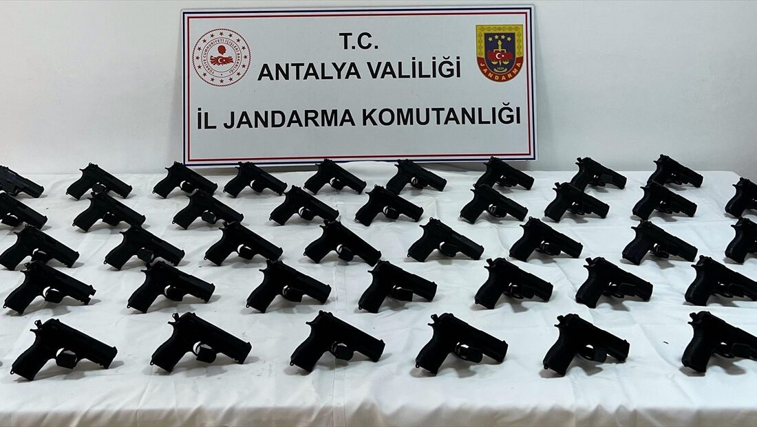 - Operasyonda 45 ruhsatsız tabanca ele geçirildi