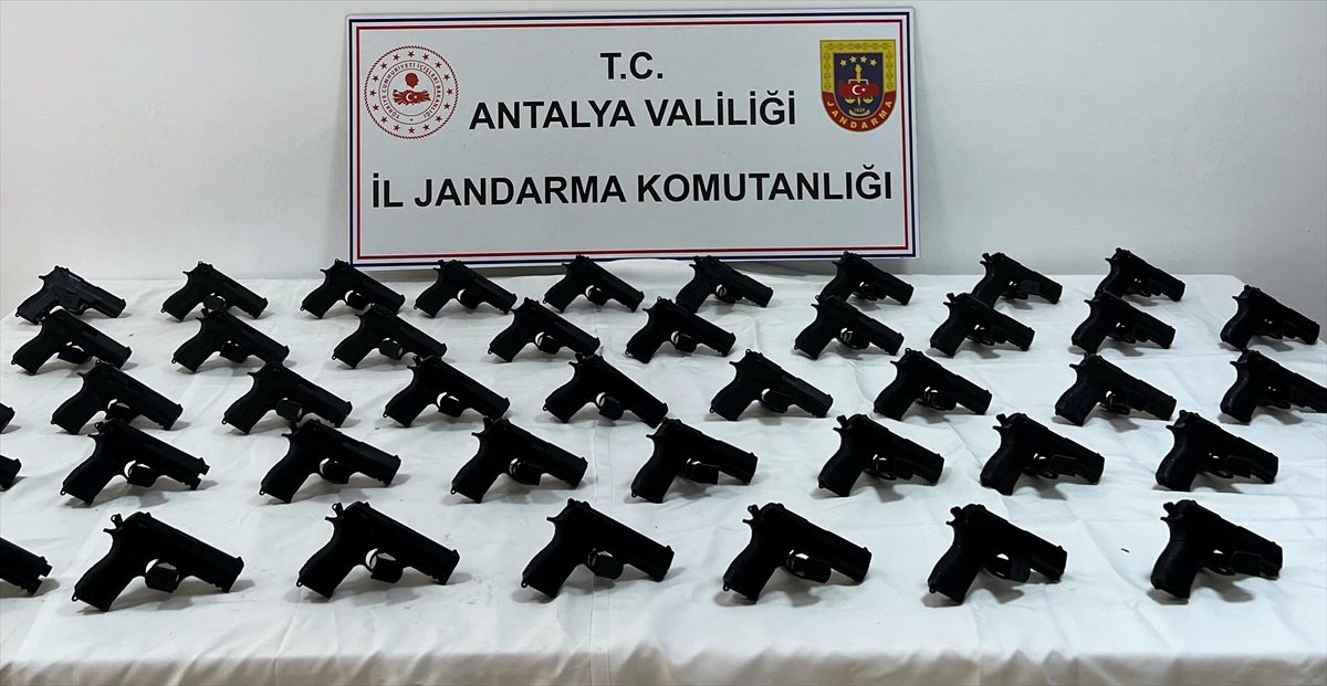 - Operasyonda 45 ruhsatsız tabanca ele geçirildi