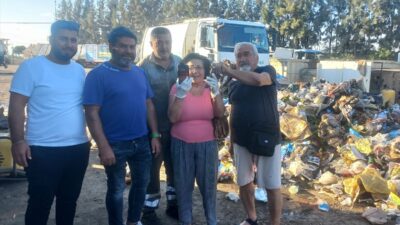ANTALYA (AA) – Antalya'nın Serik ilçesinde belediye işçileri, yanlışlıkla çöp