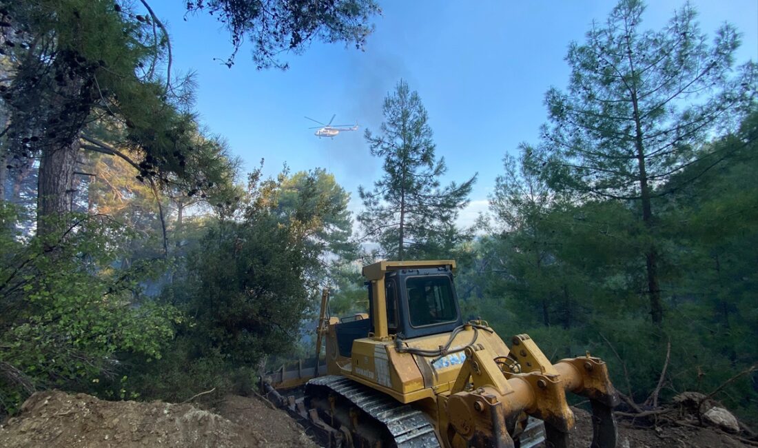 ANTALYA (AA) – GÜNCELLEME – Antalya’nın Kaş ilçesinde çıkan orman