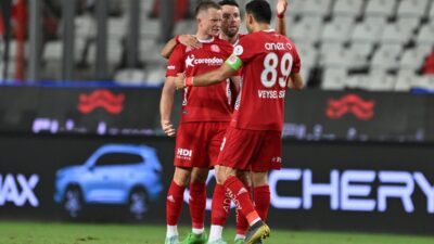 - Antalyaspor: 0 - Adana Demirspor: 0 (İlk yarı)