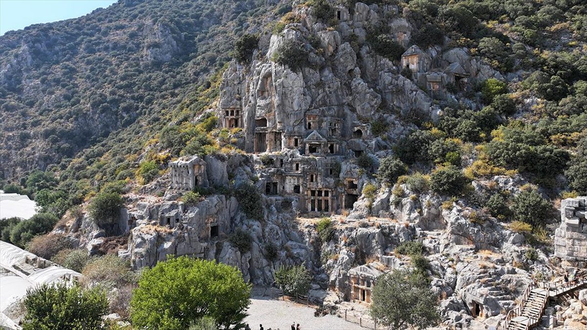 Antalya'nın Demre ilçesindeki Myra Antik Kenti'nin liman mahallesi Andriake'de, Geleceğe