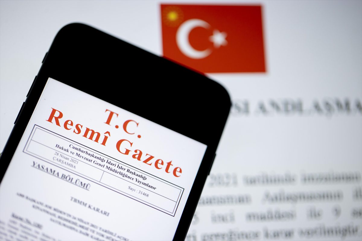 Cumhurbaşkanı Recep Tayyip Erdoğan'ın imzasıyla bazı kamu kurumları ile rektörlerin
