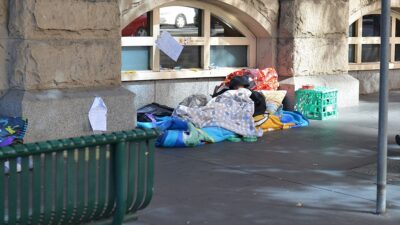 Avustralya'da on binlerce kişi, aile içi şiddet, geçim sıkıntısı gibi
