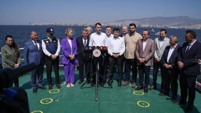 Bakan Murat Kurum, İzmir Körfezi'nde büyük bir çevre felaketi yaşandığını