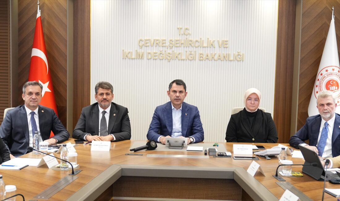 Çevre, Şehircilik ve İklim Değişikliği Bakanı Murat Kurum, yaklaşık 7