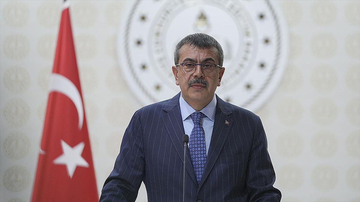 Milli Eğitim Bakanı Yusuf Tekin, 20 bin öğretmen atamasına ilişkin,