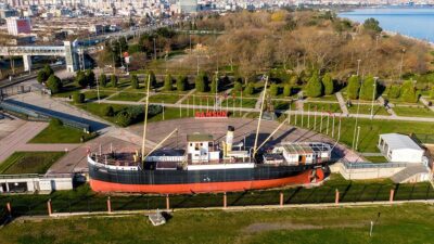 Gazi Mustafa Kemal Atatürk ve silah arkadaşlarının 19 Mayıs 1919'da