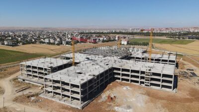Batman'da yapımı süren 500 yataklı Devlet Hastanesinin 2026 yılının sonlarına