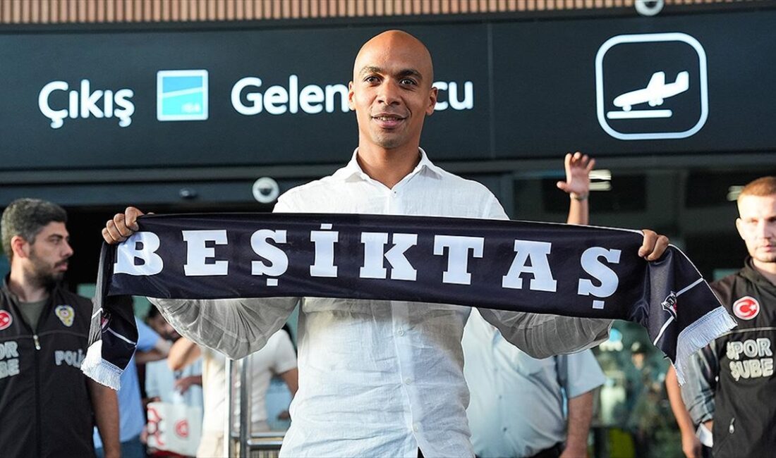 Beşiktaş'ın kadrosuna katmayı planladığı Portekizli futbolcu Joao Mario, İstanbul'a geldi.
