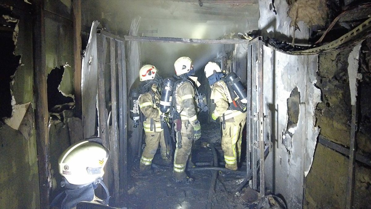 İddianamede, 13 sanığın "görevi kötüye kullanma" ile "taksirle birden fazla
