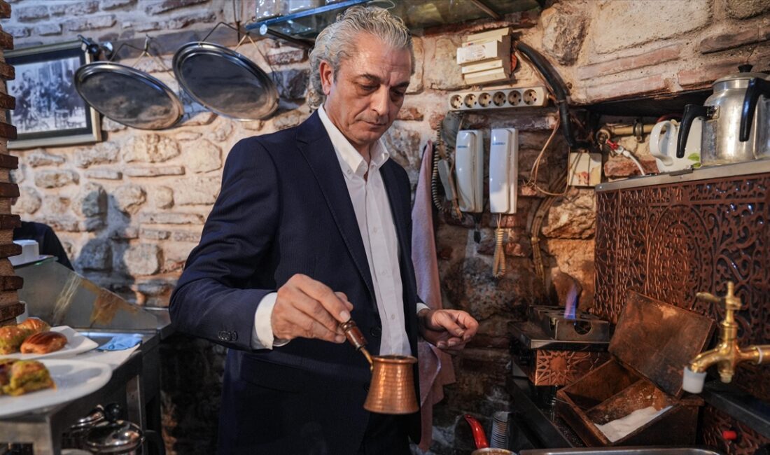 Dünyanın en büyük ve eski çarşılarından biri olan Kapalıçarşı'nın tarihi