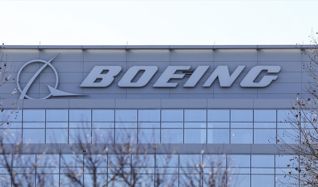 ABD merkezli küresel havacılık şirketi Boeing'in, grevdeki işçilerine, gelecek dört