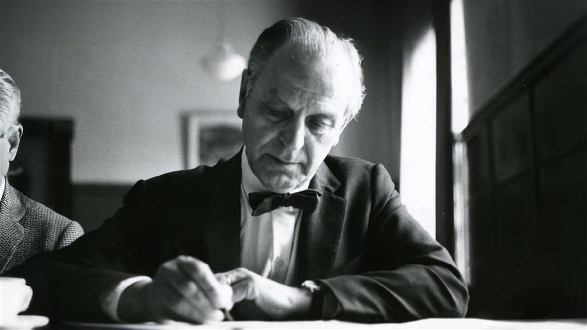 Türk müziğine "İki Dans", "Bülbül ve Ayın On Dördü", "Konçertino",