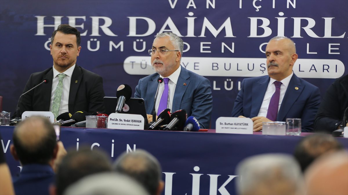 Bakan Işıkhan, "İncelemelerini tamamladığımız 16 belediyeye 25 milyon 700 bin