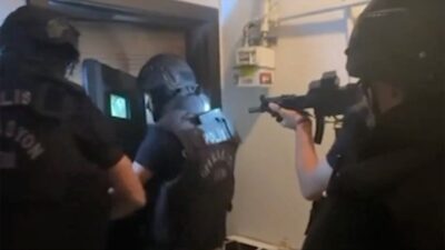 İçişleri Bakanı Ali Yerlikaya, yurt genelinde düzenlenen "Çember-22" operasyonlarında, çeşitli