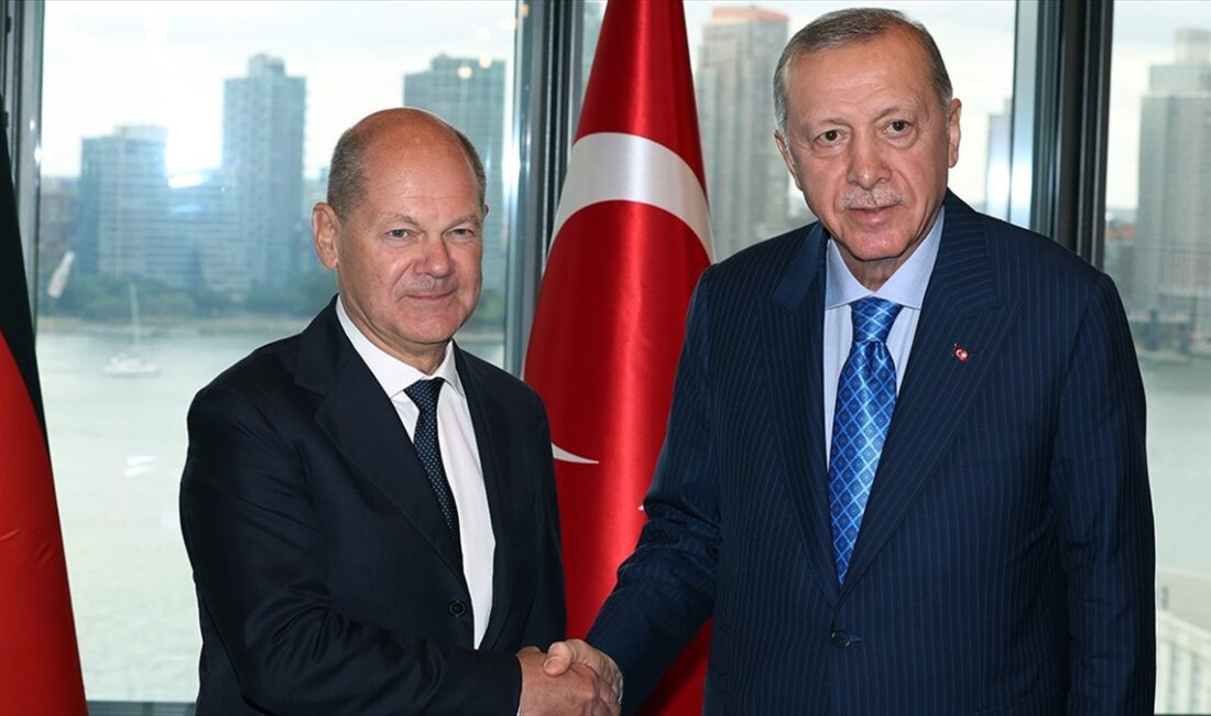 Cumhurbaşkanı Recep Tayyip Erdoğan, Almanya Başbakanı Olaf Scholz'u kabul etti.