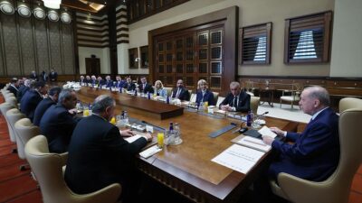 ANKARA (AA) – Cumhurbaşkanı Erdoğan, TFF Başkanı Hacıosmanoğlu ve yönetim