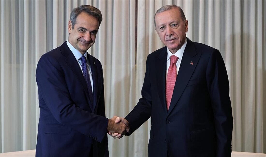 Cumhurbaşkanı Recep Tayyip Erdoğan, Yunanistan Başbakanı Kyriakos Miçotakis'i kabul etti.