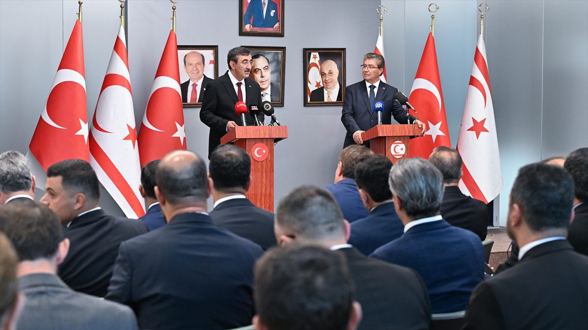 LEFKOŞA (AA) – Çeşitli temaslarda bulunmak üzere başkent Lefkoşa’ya gelen