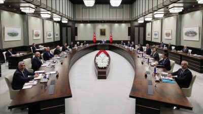 ANKARA (AA) – Cumhurbaşkanlığı Külliyesi’ndeki toplantı saat 15.15’te başladı. Muhabir: