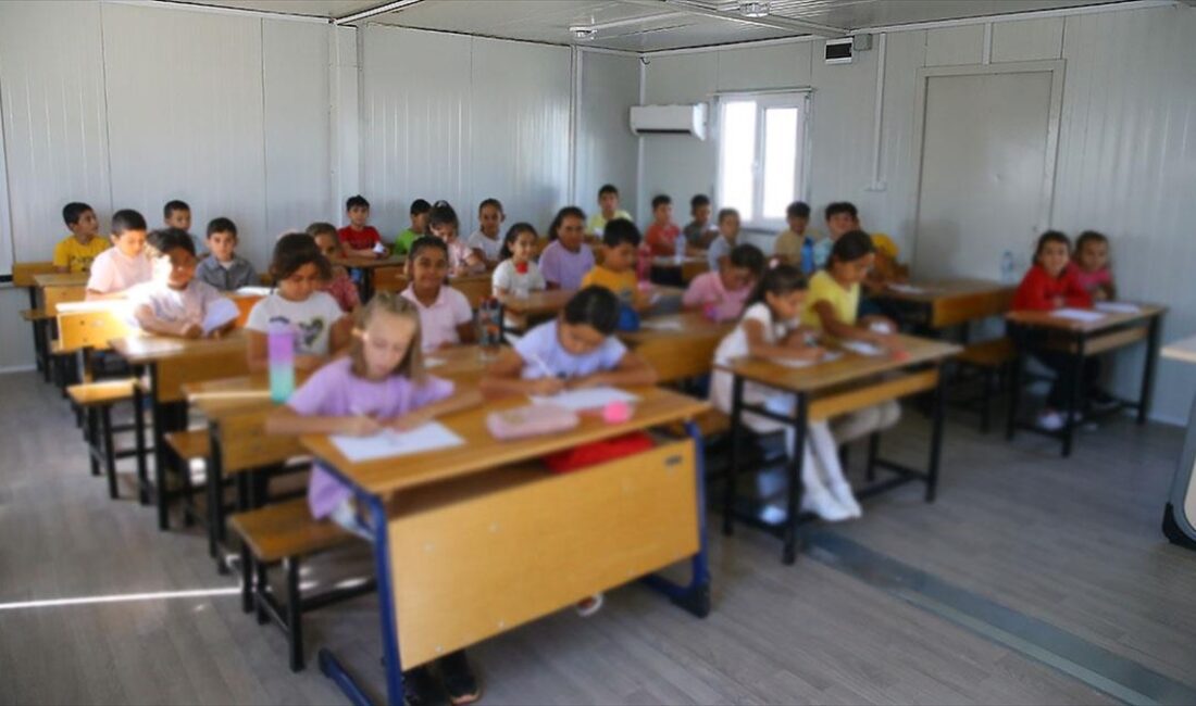 Depremden etkilenen dört il ile Gaziantep'in iki ilçesindeki özel okullarda