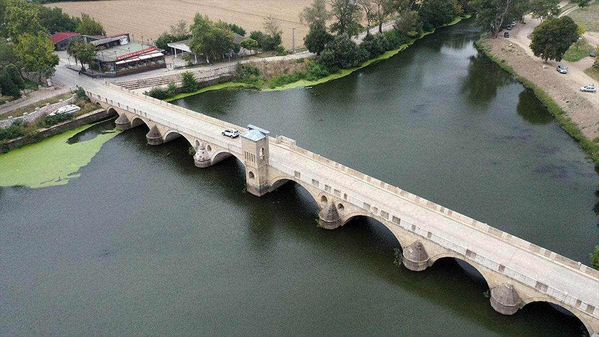 Edirne'nin önemli su kaynaklarından olan Tunca Nehri'nin debisi 2021 yılından