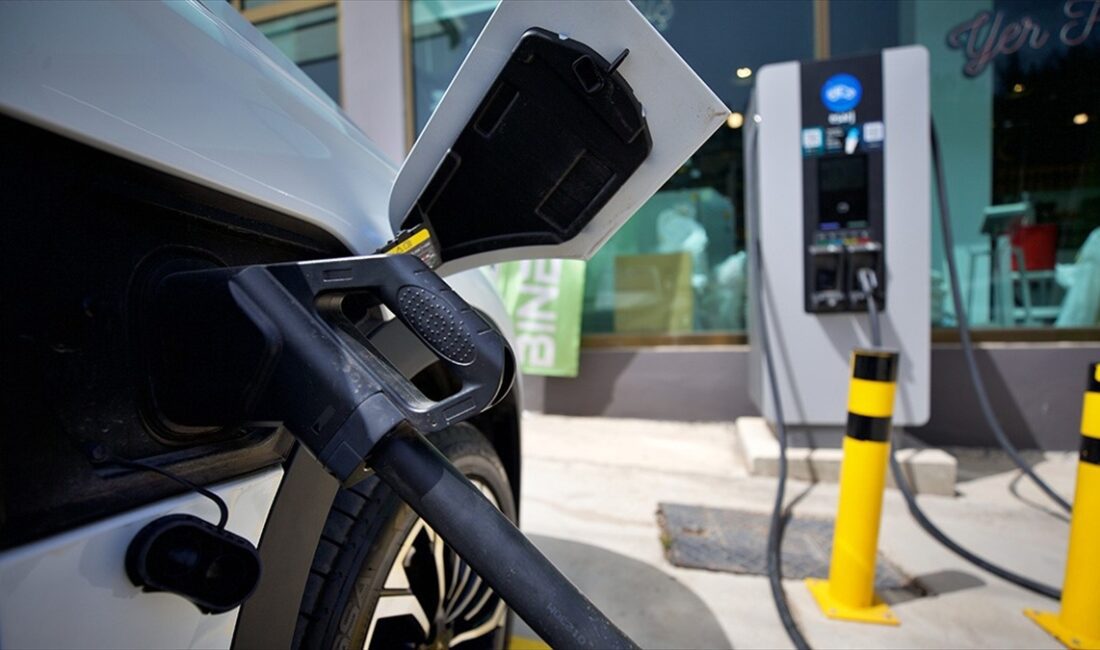 Elektrikli otomobil ithalatında tüketicinin korunmasına yönelik getirilen şartlar, "plug-in hibrit