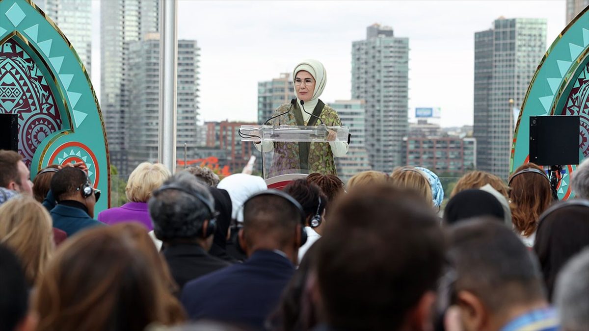Emine Erdoğan, "Aynı yeryüzünü paylaşan, aynı insanlık ailesine mensup bizler