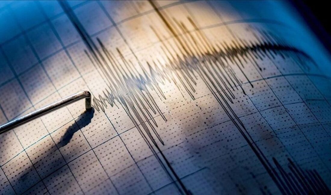 Endonezya'nın kuzeyindeki Gorontalo kenti açıklarında 6 büyüklüğünde deprem meydana geldi.