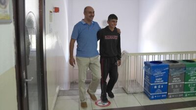 Erzurum'da AFAD gönüllüsü öğretmen, boğazına yöresel hamur işi yiyecek (kete)