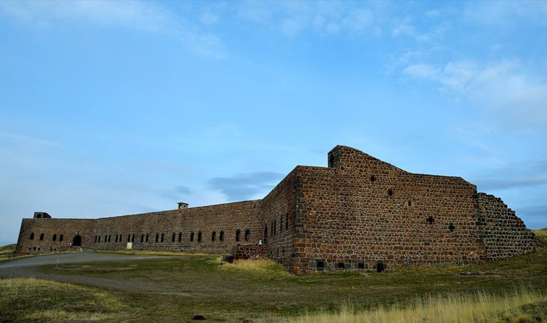 Erzurum'da, Sultan Abdülmecid döneminde 2 bin 42 rakımda yapılan Mecidiye