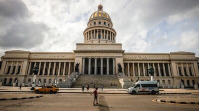 Dünya genelinde çok sayıda eski devlet başkanı veya başbakan, Küba'nın