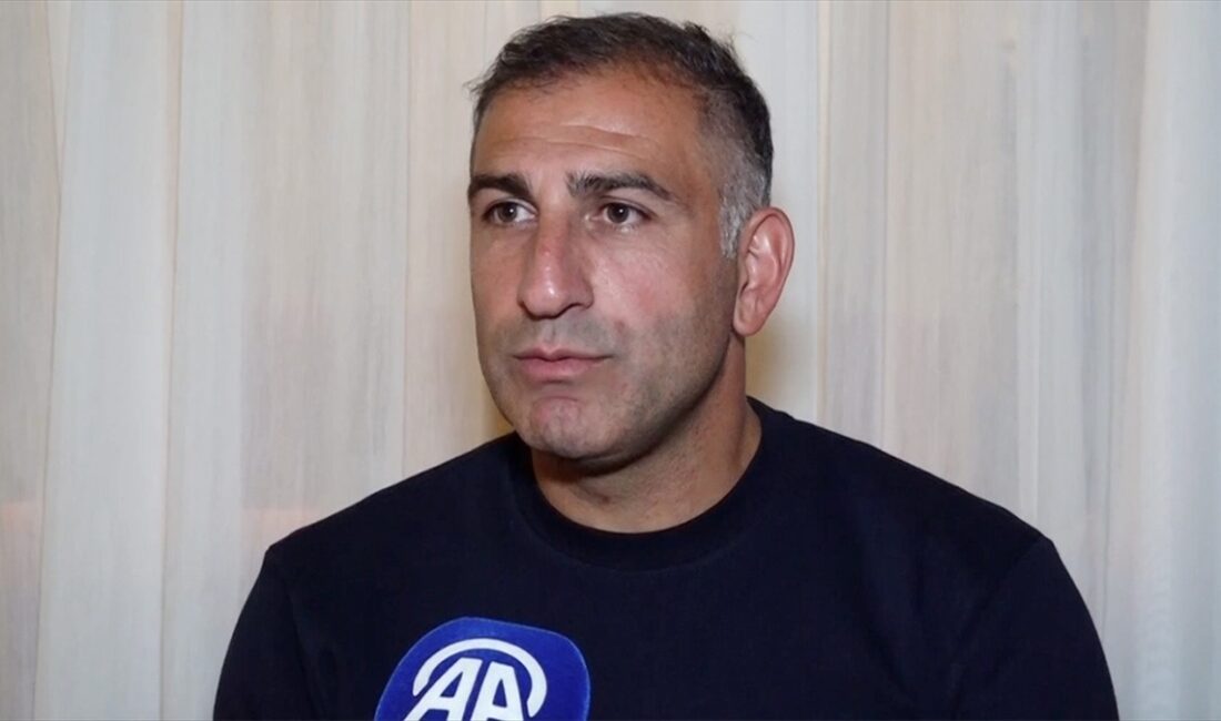 Beşiktaş'ın eski milli futbolcusu Fatih Sonkaya, UEFA Avrupa Ligi'nin ilk