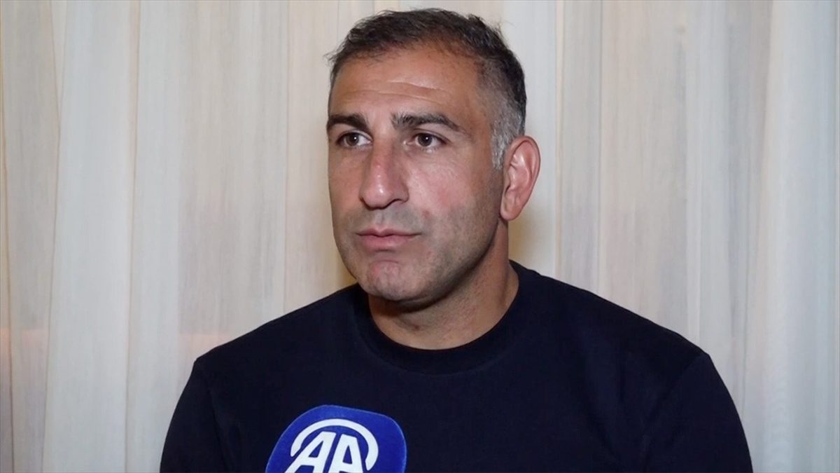 Beşiktaş'ın eski milli futbolcusu Fatih Sonkaya, UEFA Avrupa Ligi'nin ilk