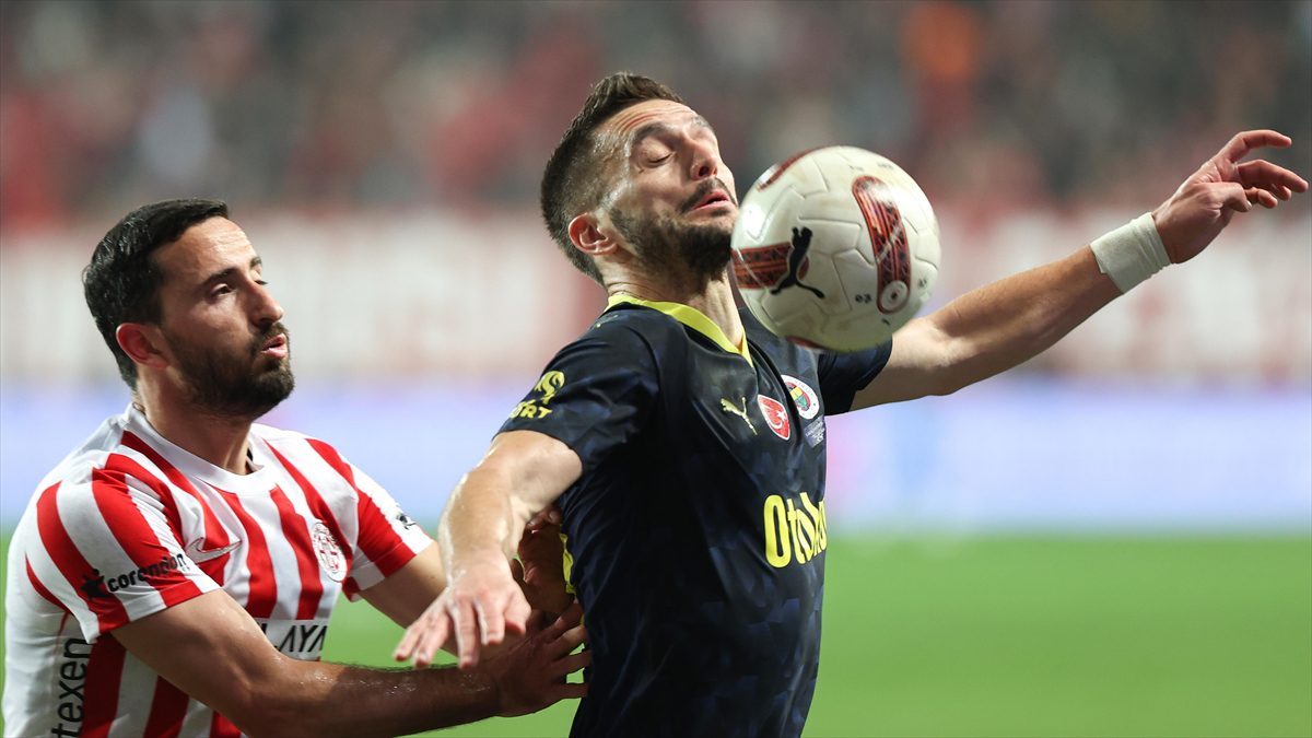 Fenerbahçe, Trendyol Süper Lig'in 7. haftasında yarın Antalyaspor'a konuk olacak.