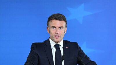 Fransa'da Ulusal Meclis Bürosu, Fransa Cumhurbaşkanı Emmanuel Macron'un azledilmesine yönelik