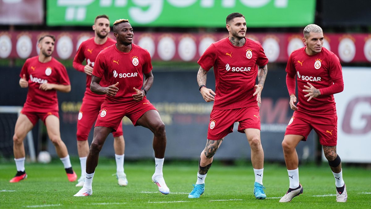 İSTANBUL (AA) – Florya Metin Oktay Tesisleri’nde teknik direktör Okan
