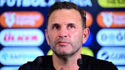 İSTANBUL (AA) – Buruk, &Uuml;lker Stadı’nda yapılan ma&ccedil;ın ardından d&uuml;zenlenen