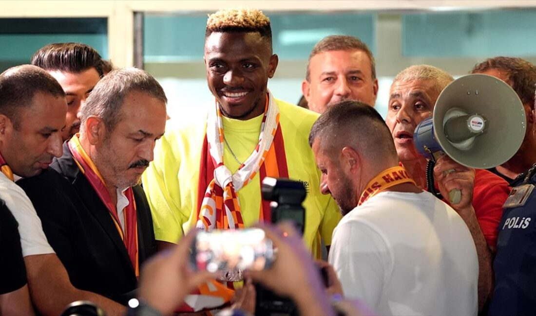 Galatasaray, İtalya Serie A ekibi Napoli'nin Nijeryalı santrforu Victor Osimhen'in