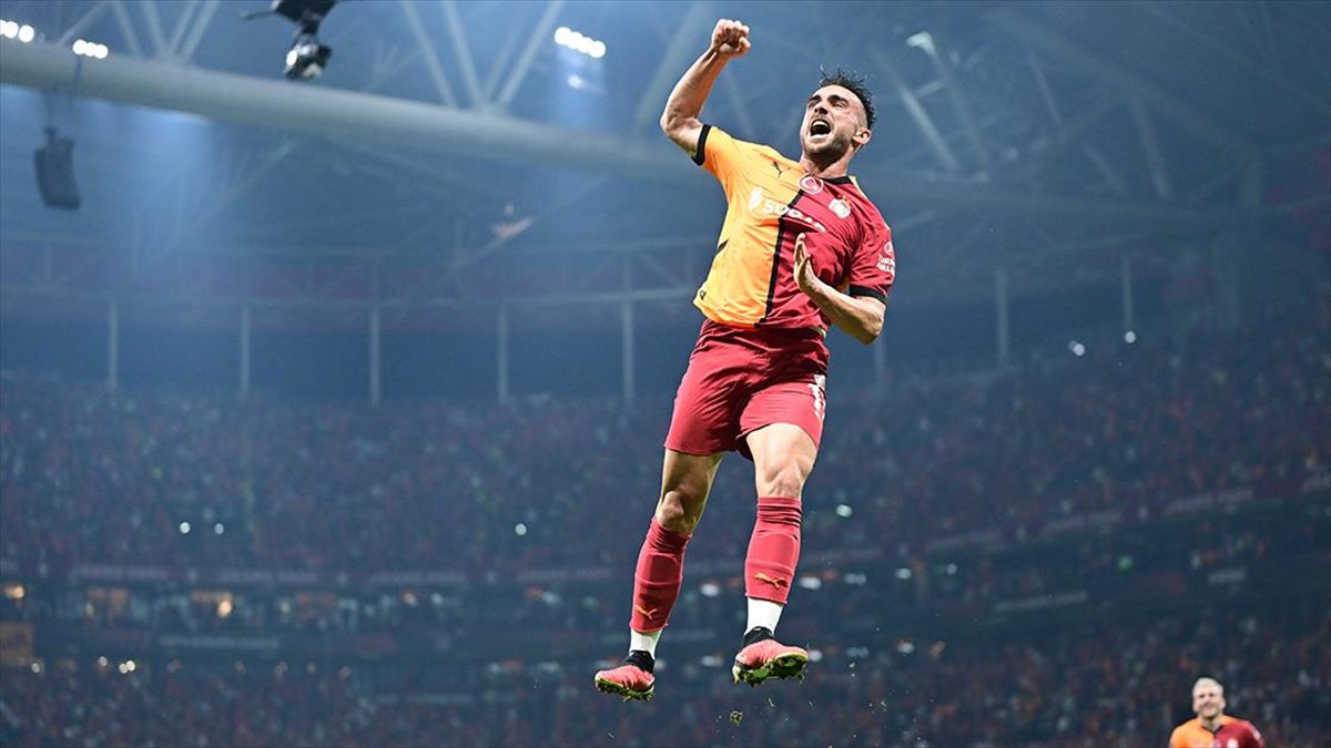 İSTANBUL (AA) – Maçın ilk dakikasında Kaan Ayhan’ın ortasında Osimhen,
