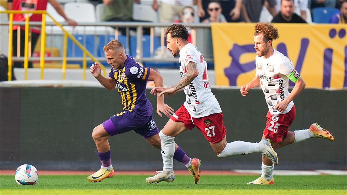 Trendyol Süper Lig'in 7. haftasında deplasmanda ikas Eyüpspor'a 3-2 yenilen