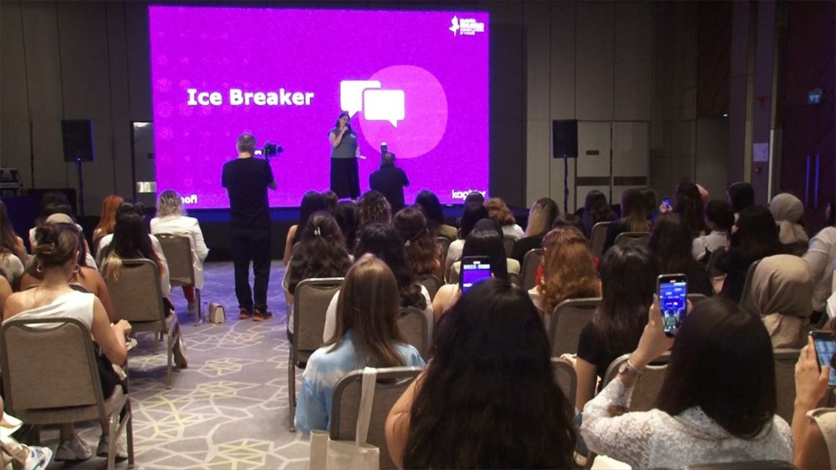 İSTANBUL (AA) – Geleceğin Kadın Liderleri Programı, topluma ve çevresine