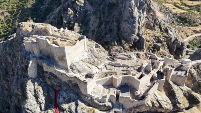 Üniversite öğrencileri, Adıyaman'ın Kahta ilçesi sınırları içerisinde yer alan UNESCO