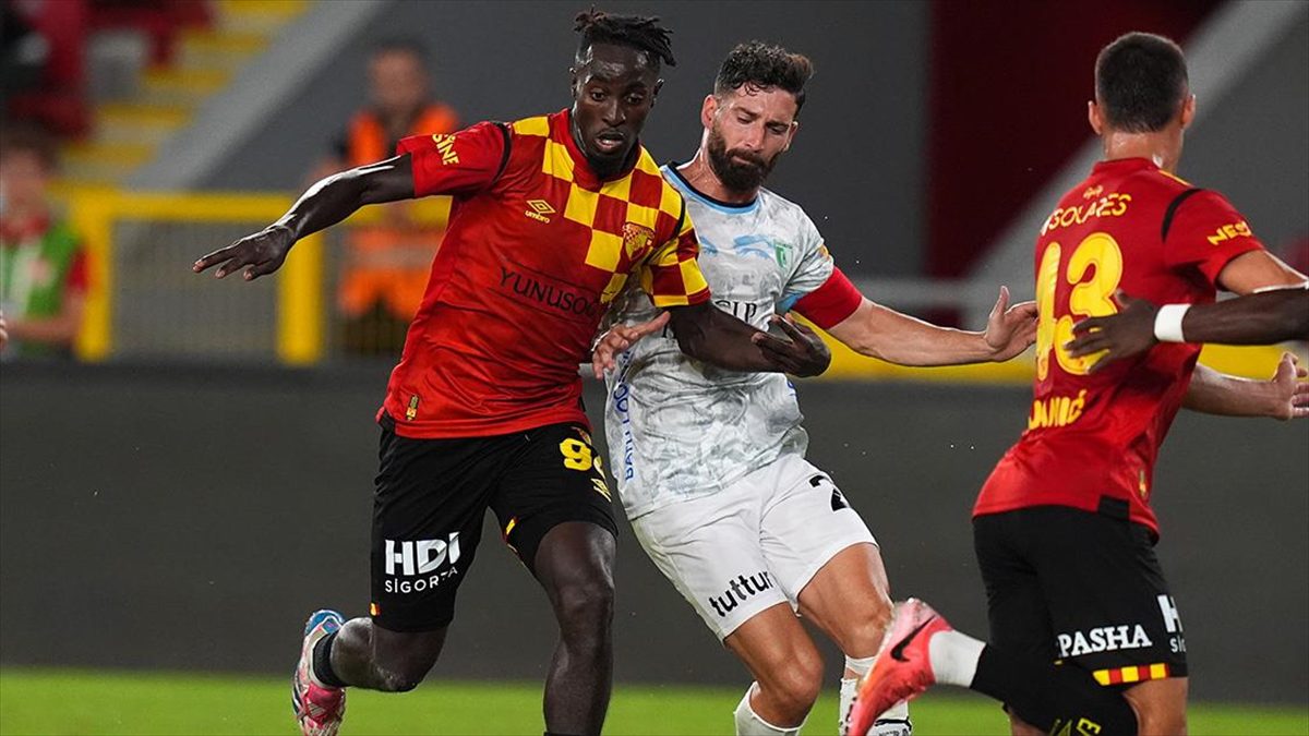 Trendyol Süper Lig'in 4. haftasında ev sahibi takımın taraftarlarının cezası