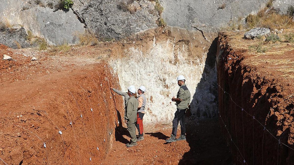 Türkiye Diri Faylarının Paleosismolojik Özelliklerinin Belirlenmesi Araştırma Platformunca oluşturan 10