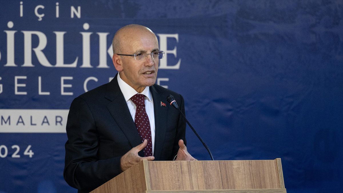 Hazine ve Maliye Bakanı Şimşek, "Enflasyonu düşürmeye, bütçede disiplini sağlamaya