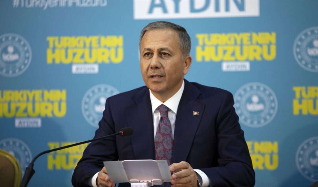 AYDIN (AA) – Bakan Yerlikaya, Aydın programı kapsamında Aydın Ticaret