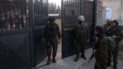 RAMALLAH (AA) – İşgal altındaki Batı Şeria’da İsrail askerlerince kuşatılan